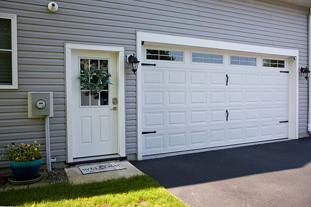 24/7 Emergency Garage Door Roller Replacement experts in Palm Desert, CA